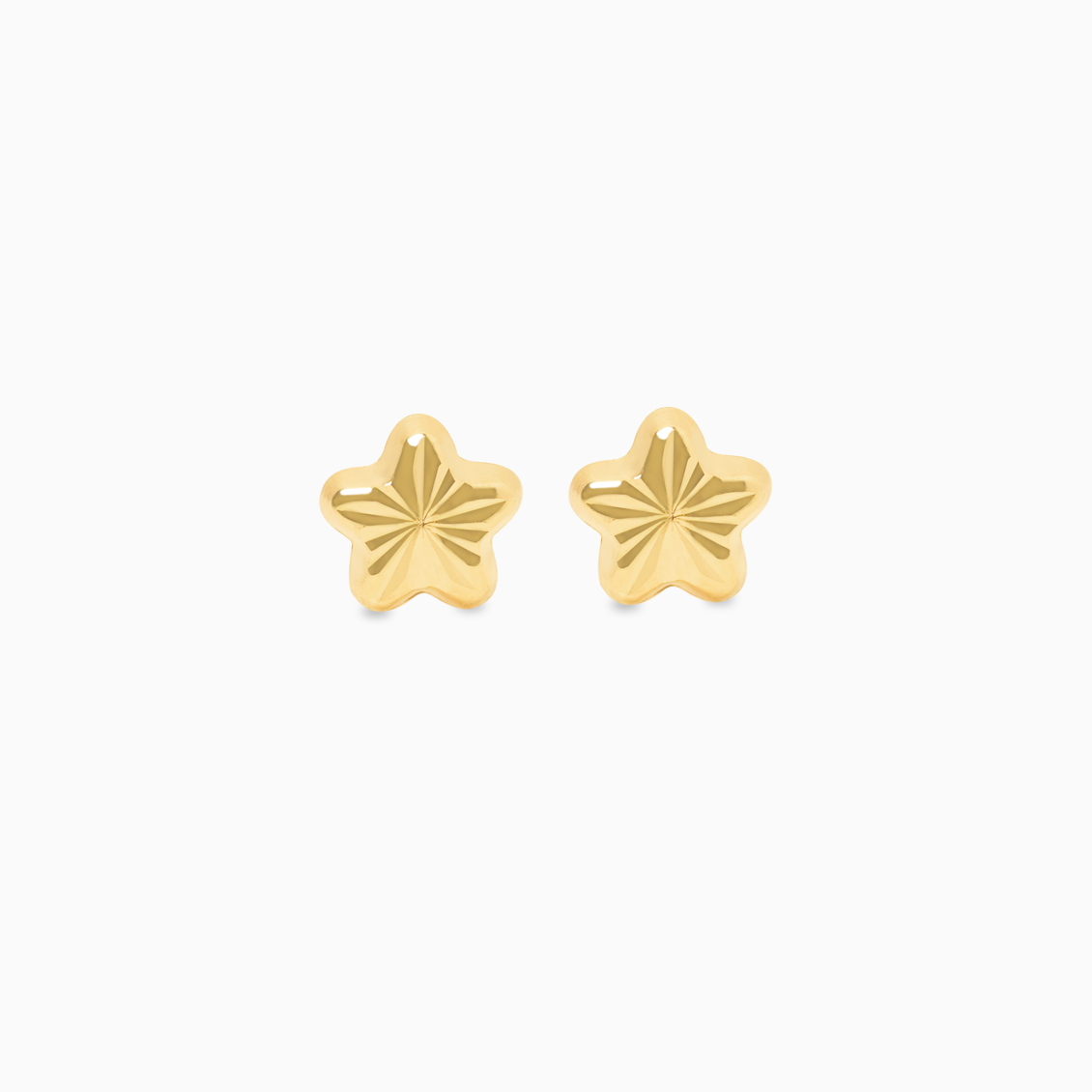 Aretes en oro amarillo de 18K estrella diamantada