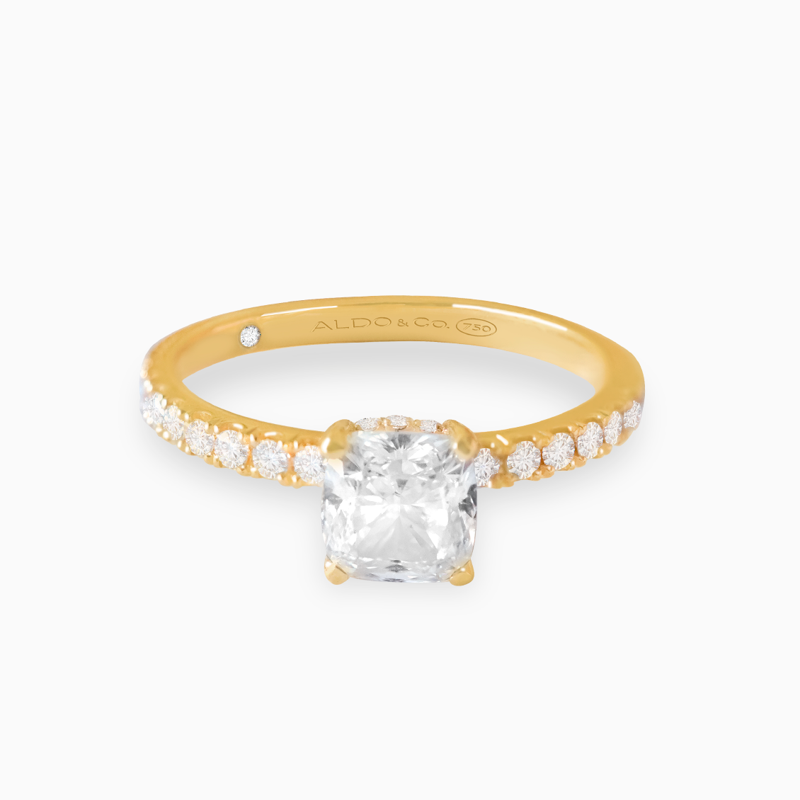 Anillo en oro amarillo de 18K solitario con brillante cushion