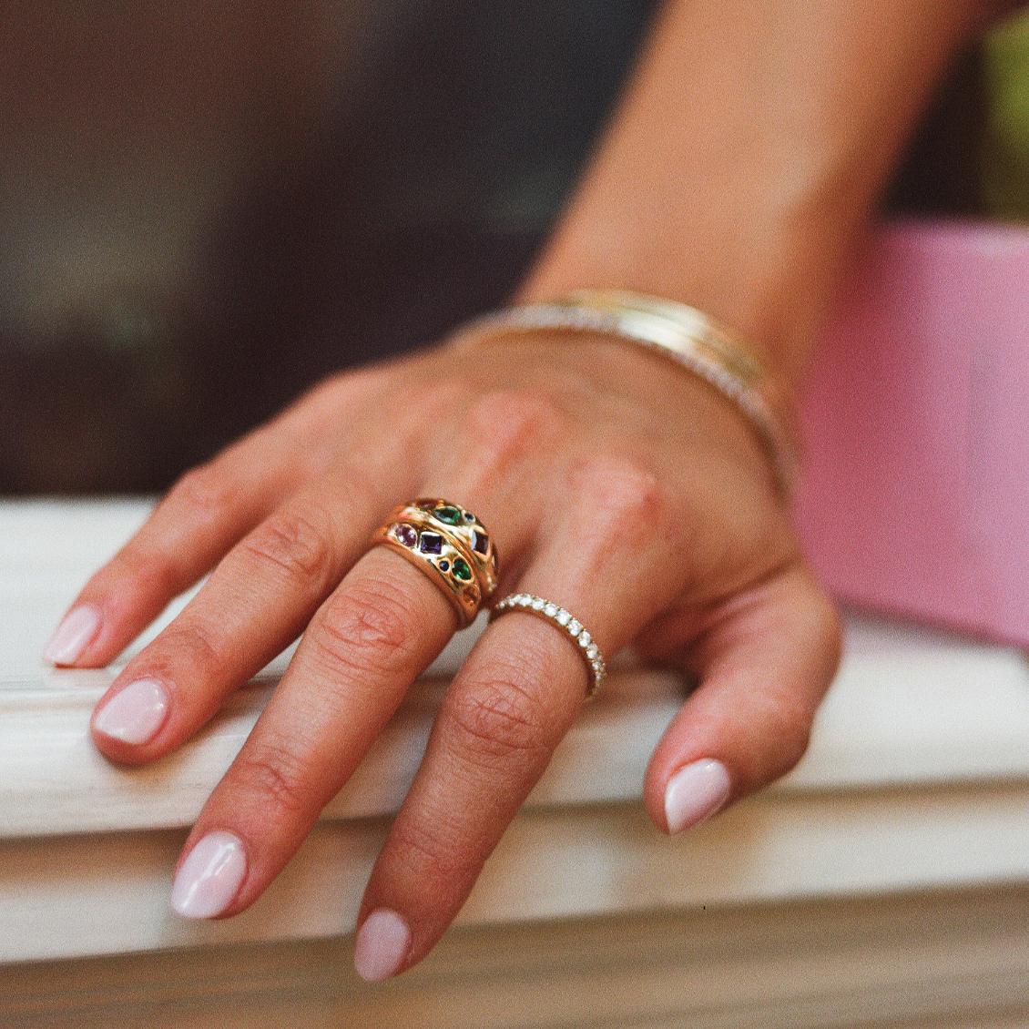 Anillo Manhattan Midnight en oro amarillo de 18K tipo chevalier con pi -  Aldo & Co.