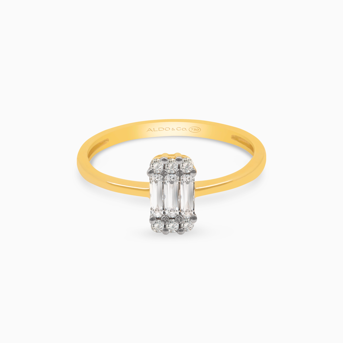 Anillo en oro amarillo de 18K con brillantes